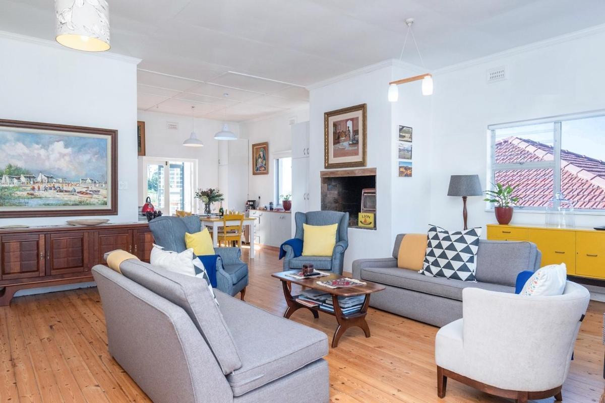 Vintage Charm In Tamboerskloof Le Cap